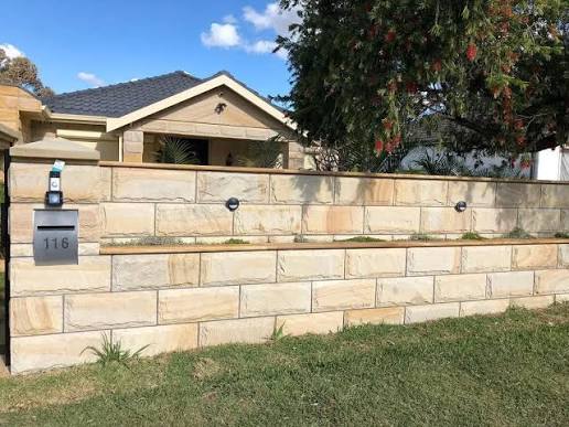 Sandstone Retaining Walls